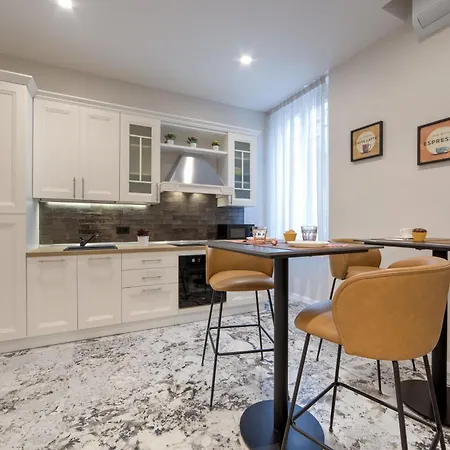 Luxury Vicino Trastevere Gh Poerio Pensionat 4*